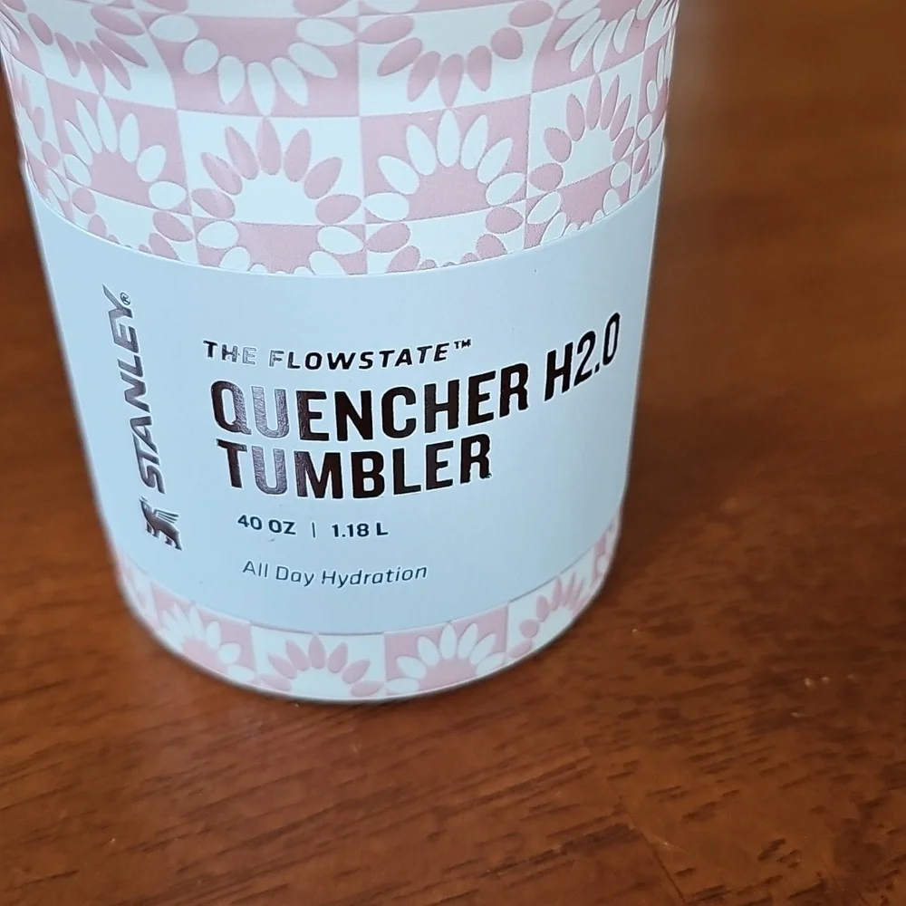 Stanley 40 oz Quencher H2.0 Flowstate Tumbler - Picture 3 of 6